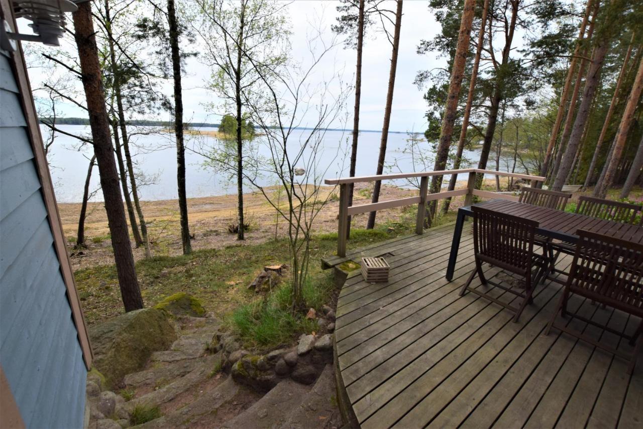 Pyhtaeaen Vuokramoekit Villa Tuuski Bagian luar foto