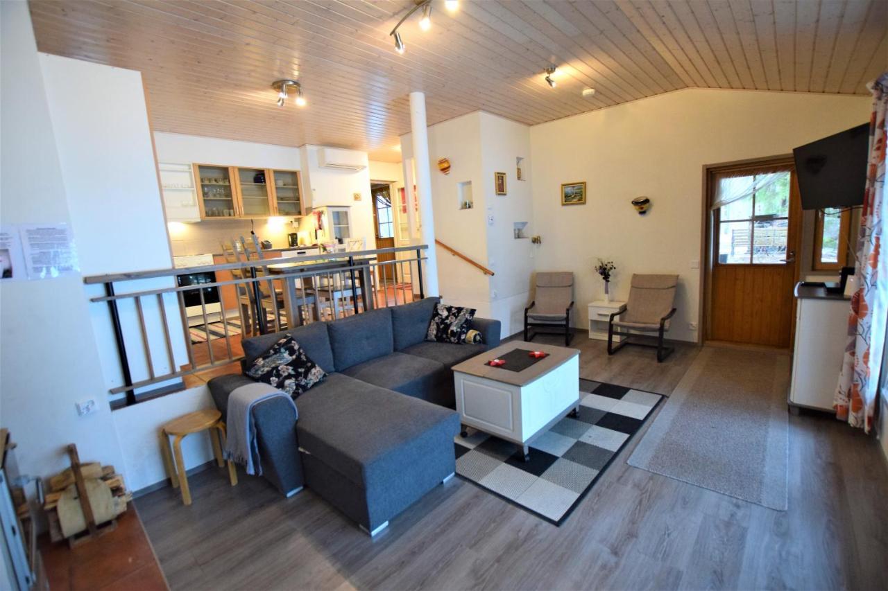 Pyhtaeaen Vuokramoekit Villa Tuuski Bagian luar foto